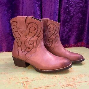 Women's Heeled Boots in Brown